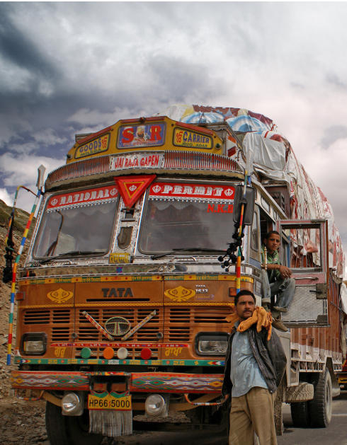 绝世险途：世界上最危险的道路 第4-5季 Hot Roads:World's Most Dangerous Roads的海报