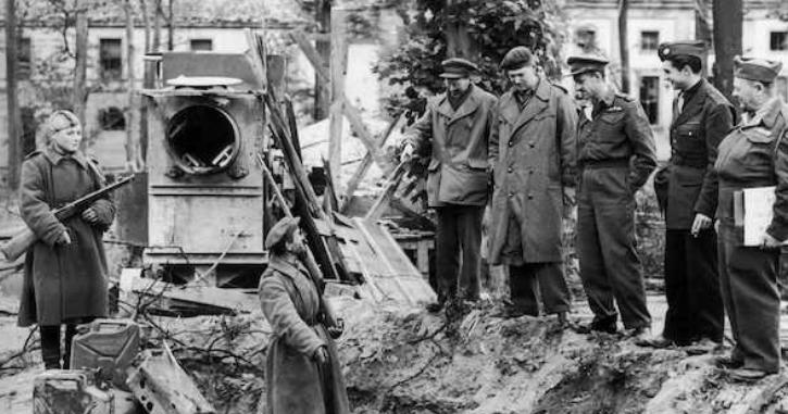 阿道夫希特勒之死:国家秘密 The Death of Adolf Hitler The History of a State Secret 2020的海报